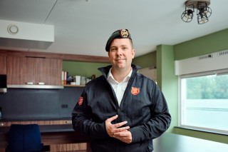 Veteraan Dennis loopt mee tijdens Veteranendag: 'Na de uitzending ben je een ander mens' 