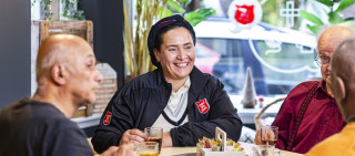 Asmaa werd vrijwilliger in een buurthuiskamer 