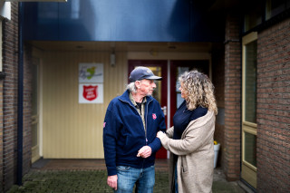 Iedereen is welkom in de buurthuiskamer van het Leger des Heils Warme Kamers actie stopt