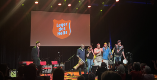 Deelnemers Leger des Heils schitteren op podium TivoliVredenburg  