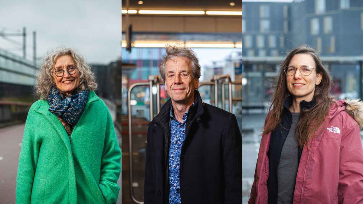 Drie medewerkers die het OV pakken